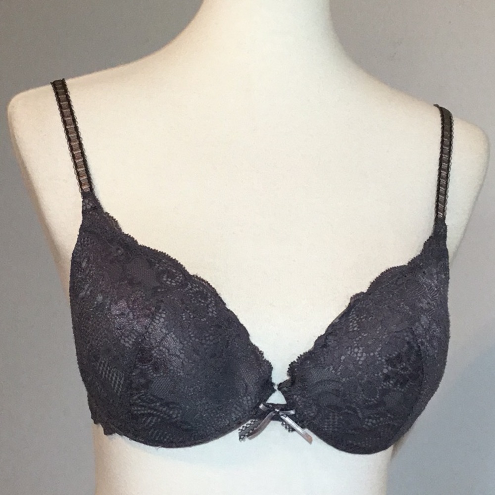 Victoria’s Secret Angels 34C lace push up bra, underwire, plunging neckline